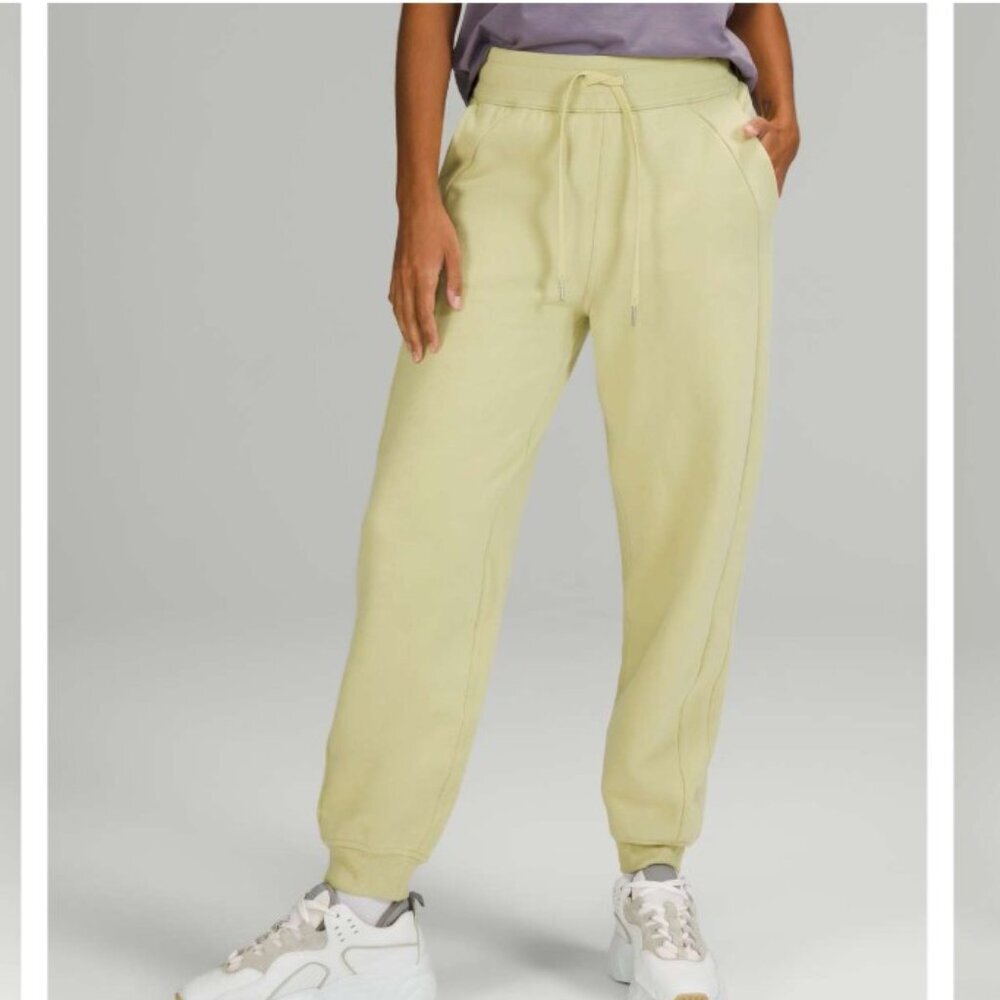 Lululemon SIZE 8 Scuba Relaxed High-Rise Jogger Dew Green